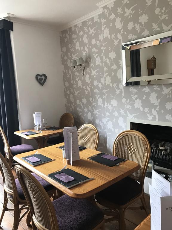 Ty Mawr Hotel Llanbedr  Extérieur photo
